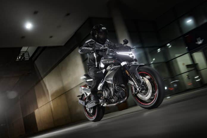 CFMoto 800NK Sport