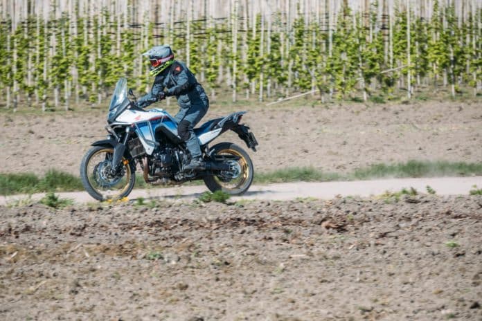 TET-test Honda XL750 Transalp