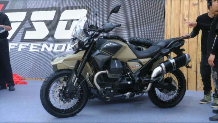 Changjiang Moto Guzzi kloon. beeld van YouTube-kanaal Thomas Tyas