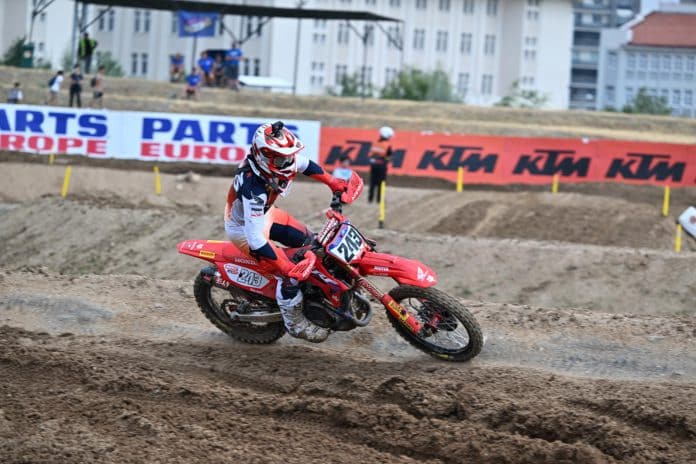 Tim Gajser telt weer volledig mee en won z’n eerste GP van 2023.