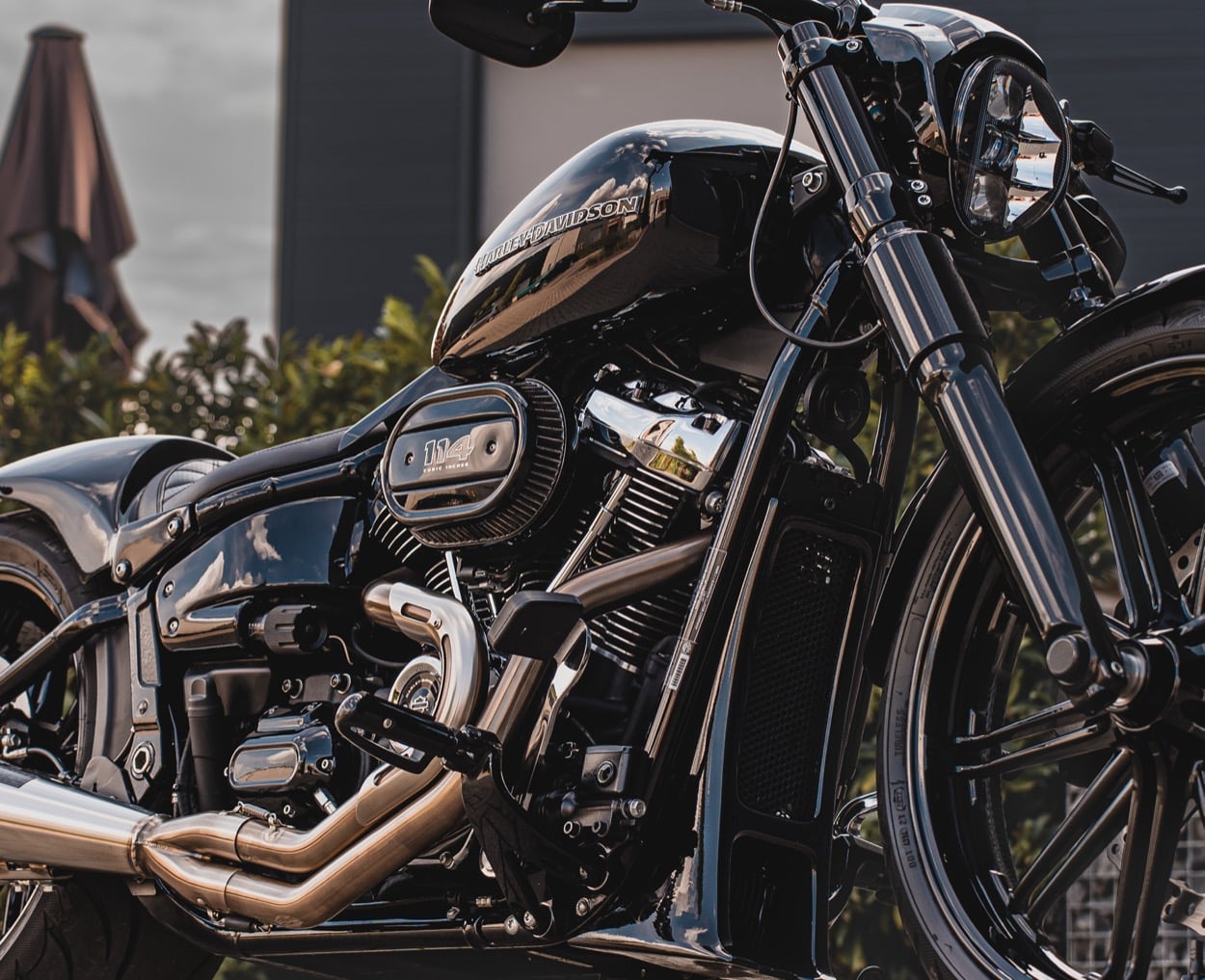 Harley-Davidson Black Breakout
