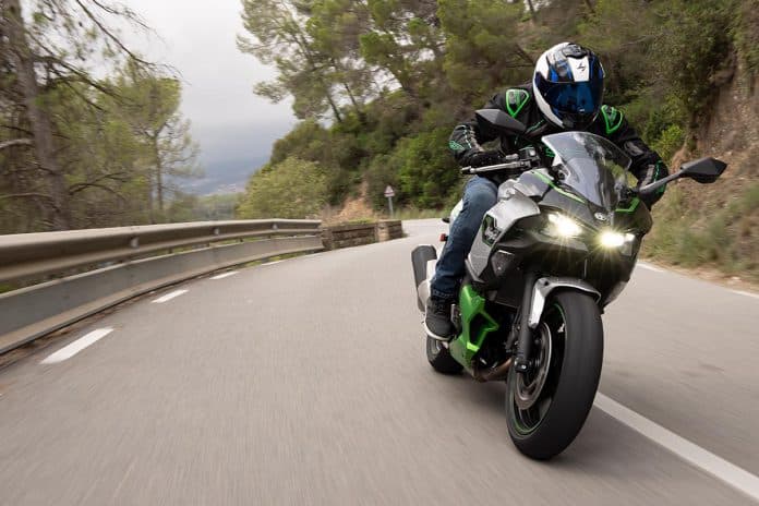 2024 Kawasaki Ninja 7 Hybrid test 1