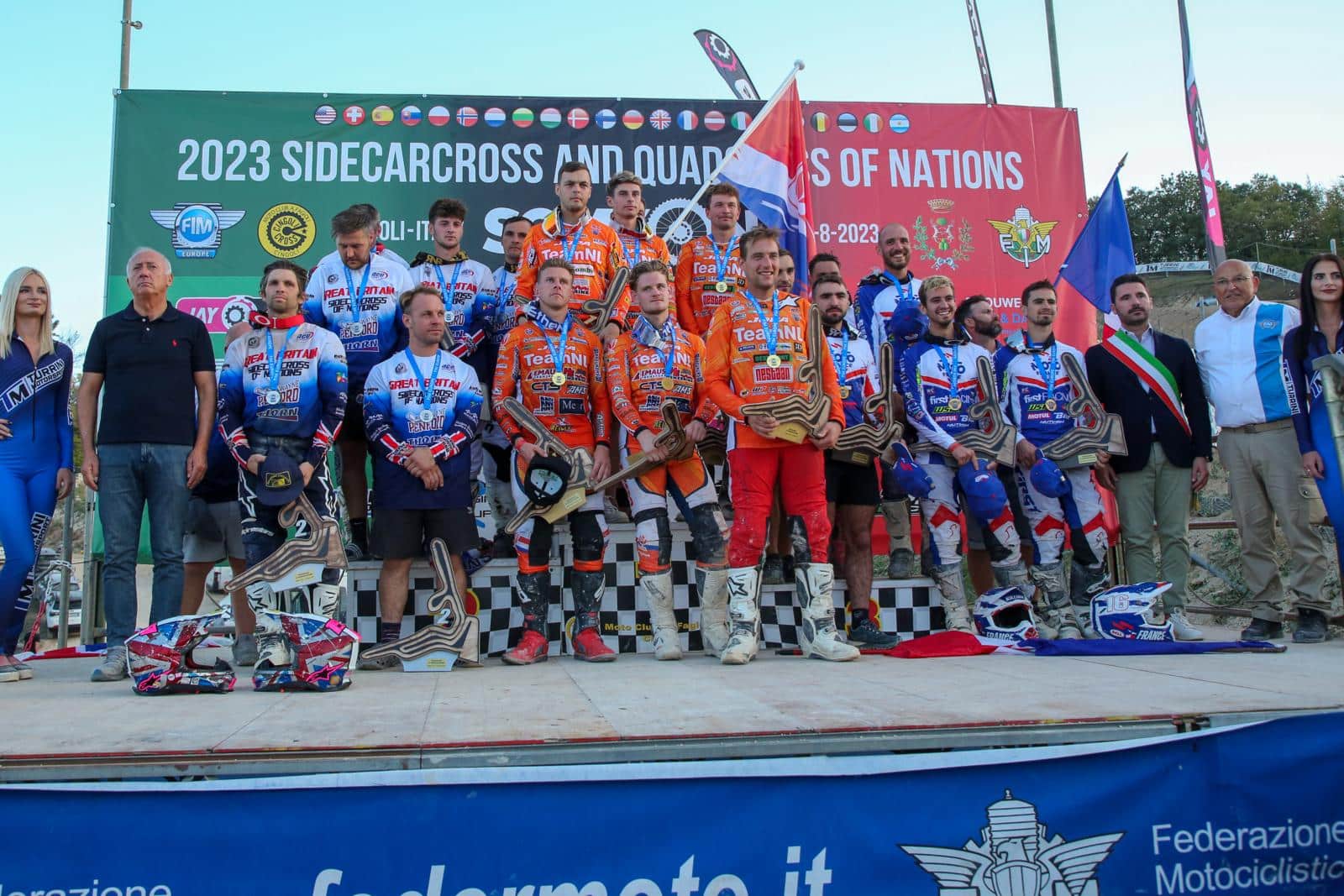 Nederland wint EK Zijspancross landenteams in Cingoli - wereldtoppers