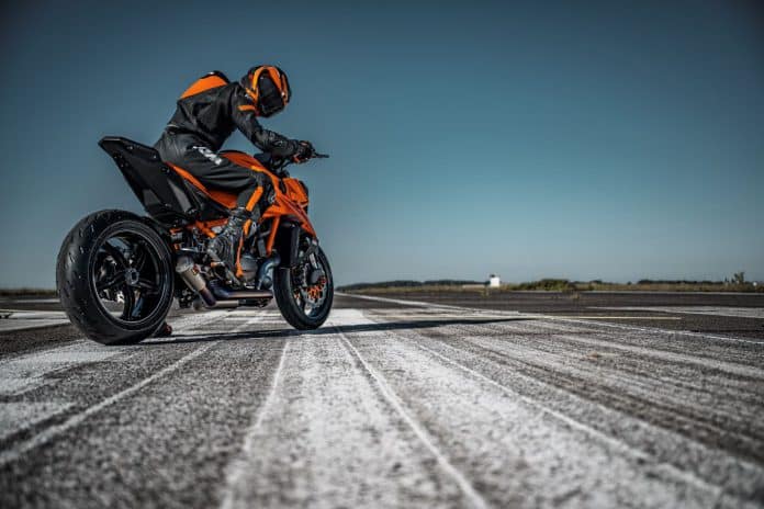 KTM 1390 SUPER DUKE R