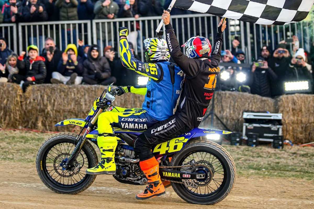 Valentino Rossi en Luca Marini winnen 100 Km dei Campioni