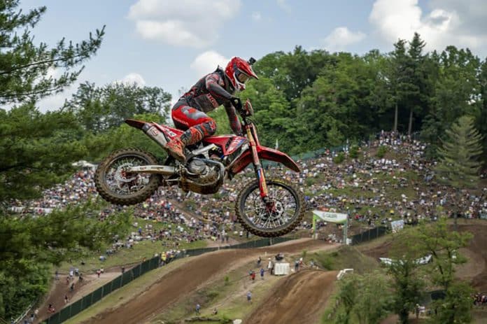 Tim Gajser heeft in de WK-stand enige afstand genomen van Jorge Prado.