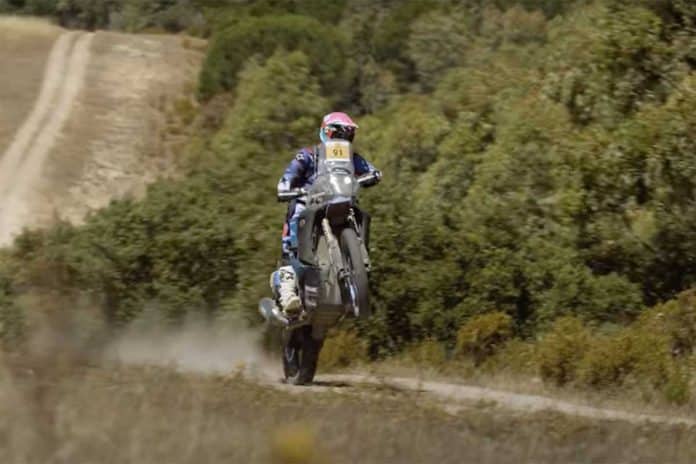 Yamaha Ténéré 700 schittert op Sardinië