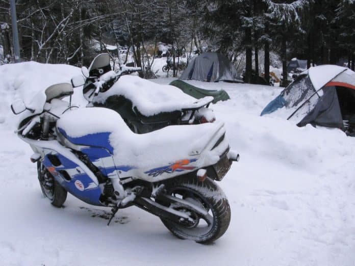 Motoren in de sneeuw