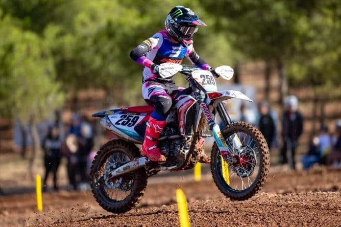 Glenn Coldenhoff aan de start bij de Dutch MX Season Opener in Lierop