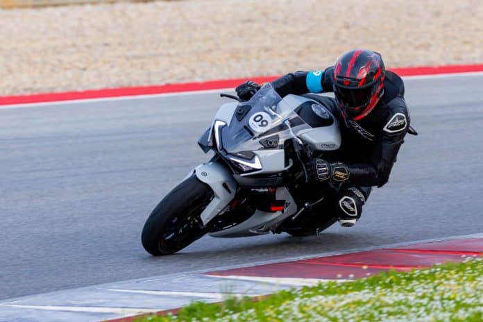 2025 CFMoto 675SR-R