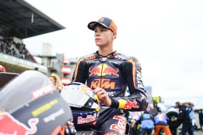 Collin Veijer mocht als negentiende starten, maar zijn race was na ruim een halve ronde al voorbij.