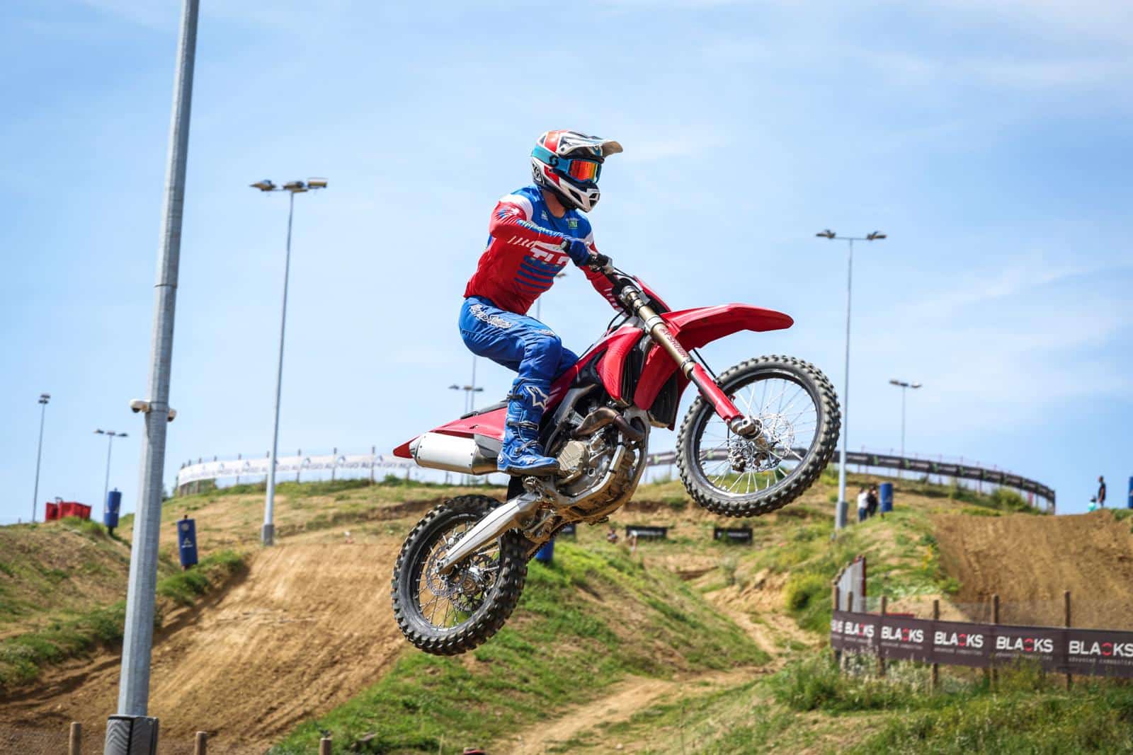 Test Ducati Desmo450 MX: anders dan de anderen