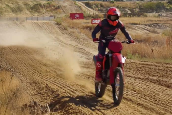 Marc Márquez op de Ducati Desmo 450 MX
