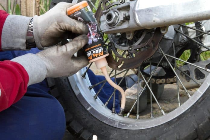 Techniek bandenreparatie: Lekke band - plakken of niet?