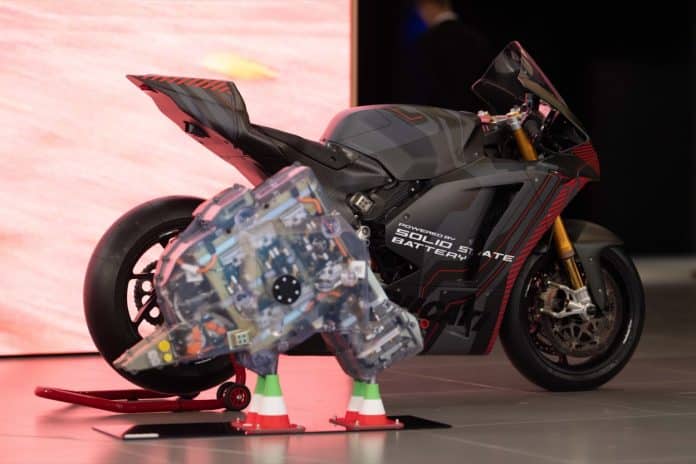 Onderzoek van Ducati op het gebied van elektrische voertuigen wordt voortgezet met prototype V21L en solid-state accu's