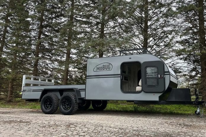 Modern-Buggy-Ultimate-Hauler-18-aanhanger-en-camper-ineen-00