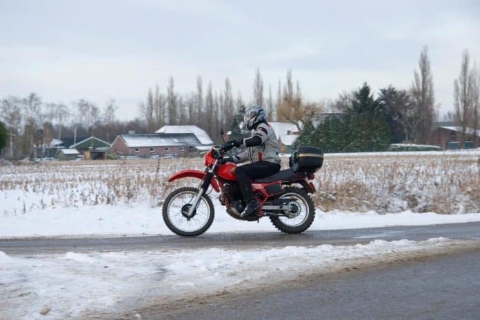 _MG_7325_preview Motor in de sneeuw