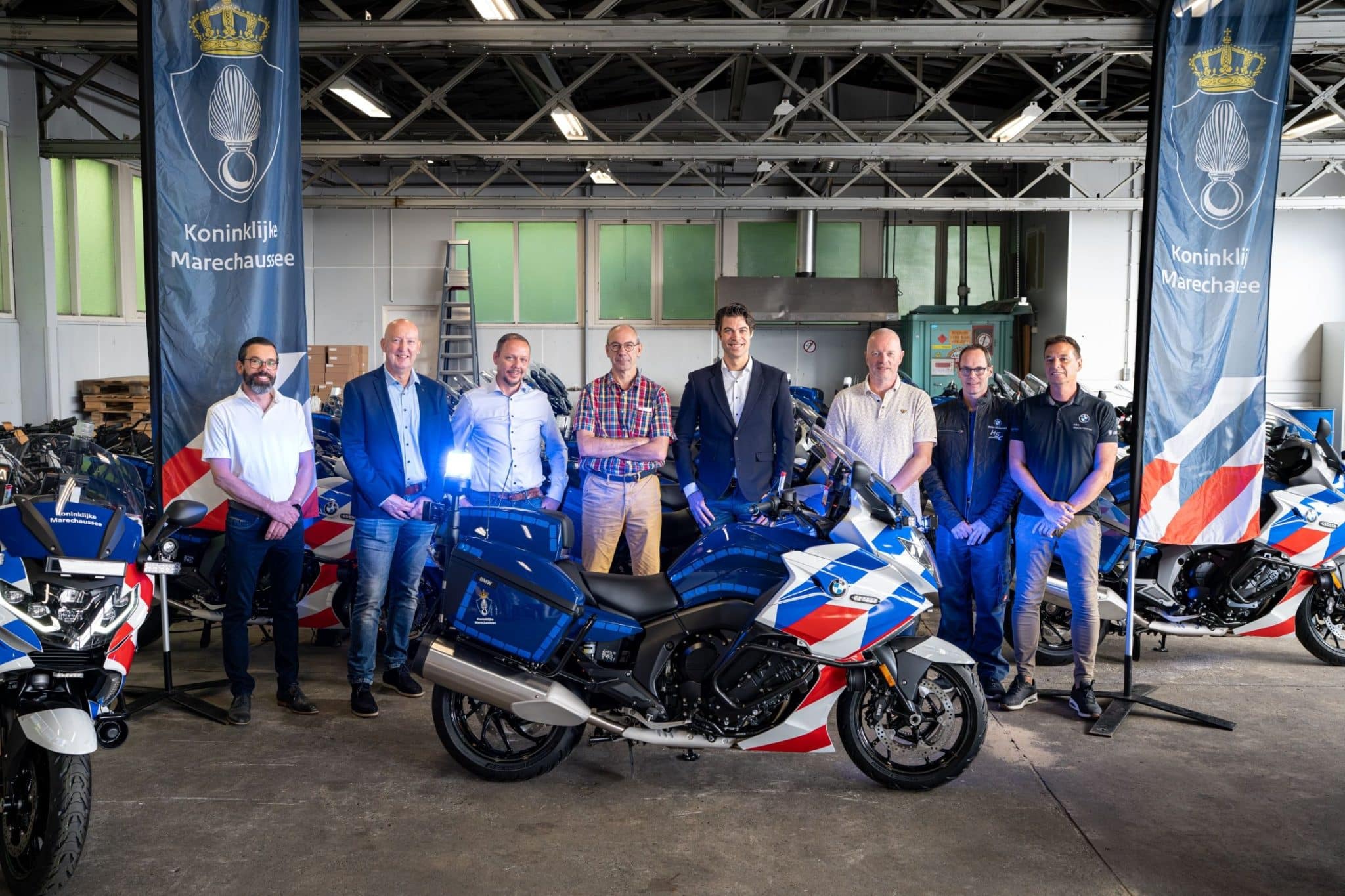 Koninklijke Marechaussee ontvangt eerste BMW K 1600 GT-p dienstmotoren