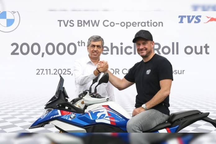 TVS-en-BMW-vieren-200.000-geproduceerde-motorfietsen