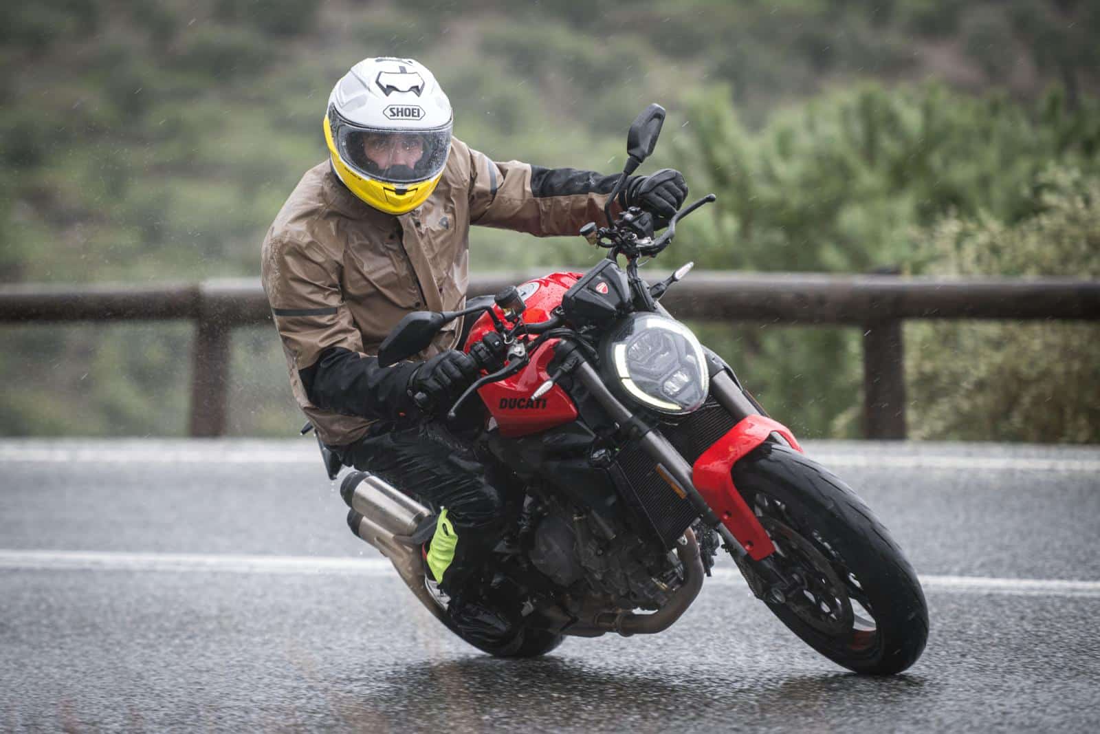 Test 2026 Ducati Monster: I’M legend