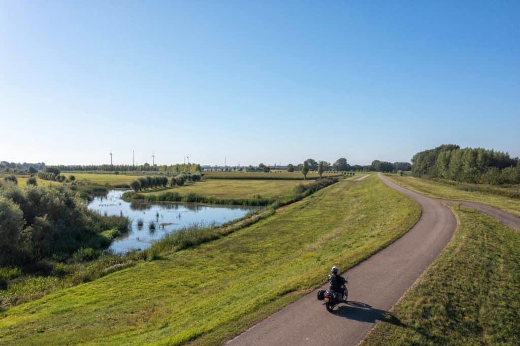 prachtig rijden langs Lentelanderijen