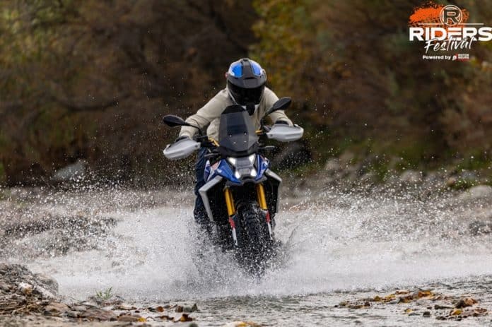 P90640953_highRes_bmw-motorrad-present_1250