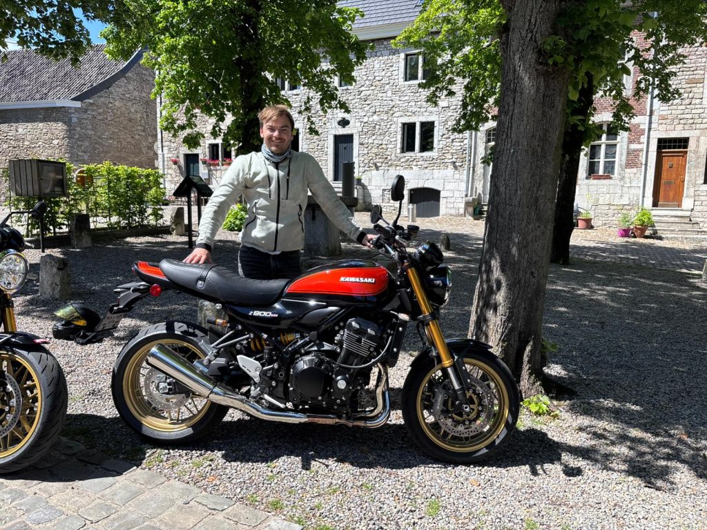 2026 Kawasaki Z900RS SE