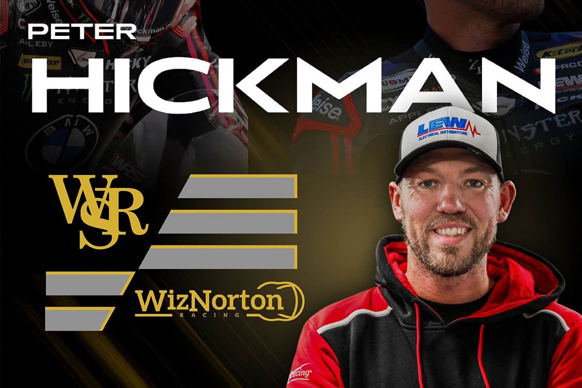 Isle of Man TT Winnaar Peter Hickman aan de start tijdens The Racing Day op het TT Circuit