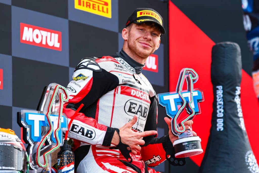 In 2009 behaald de Brit Gino Rea de titel het FIM European Superstock 600 kampioenschap .