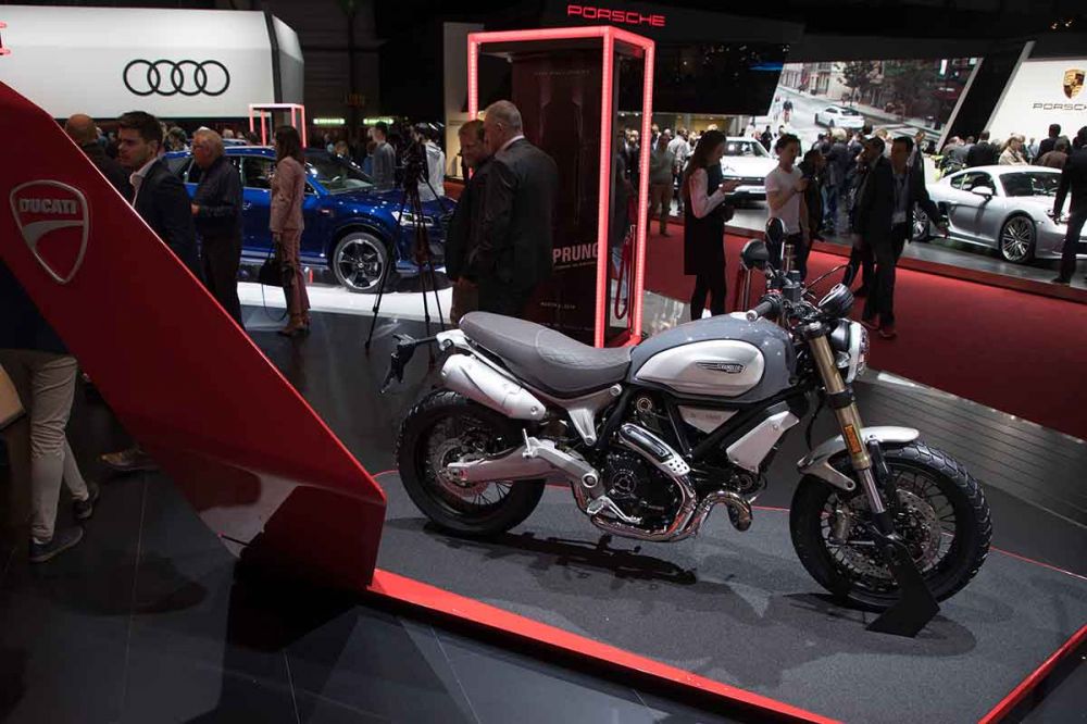 2018-ducati-scrambler-1100-02